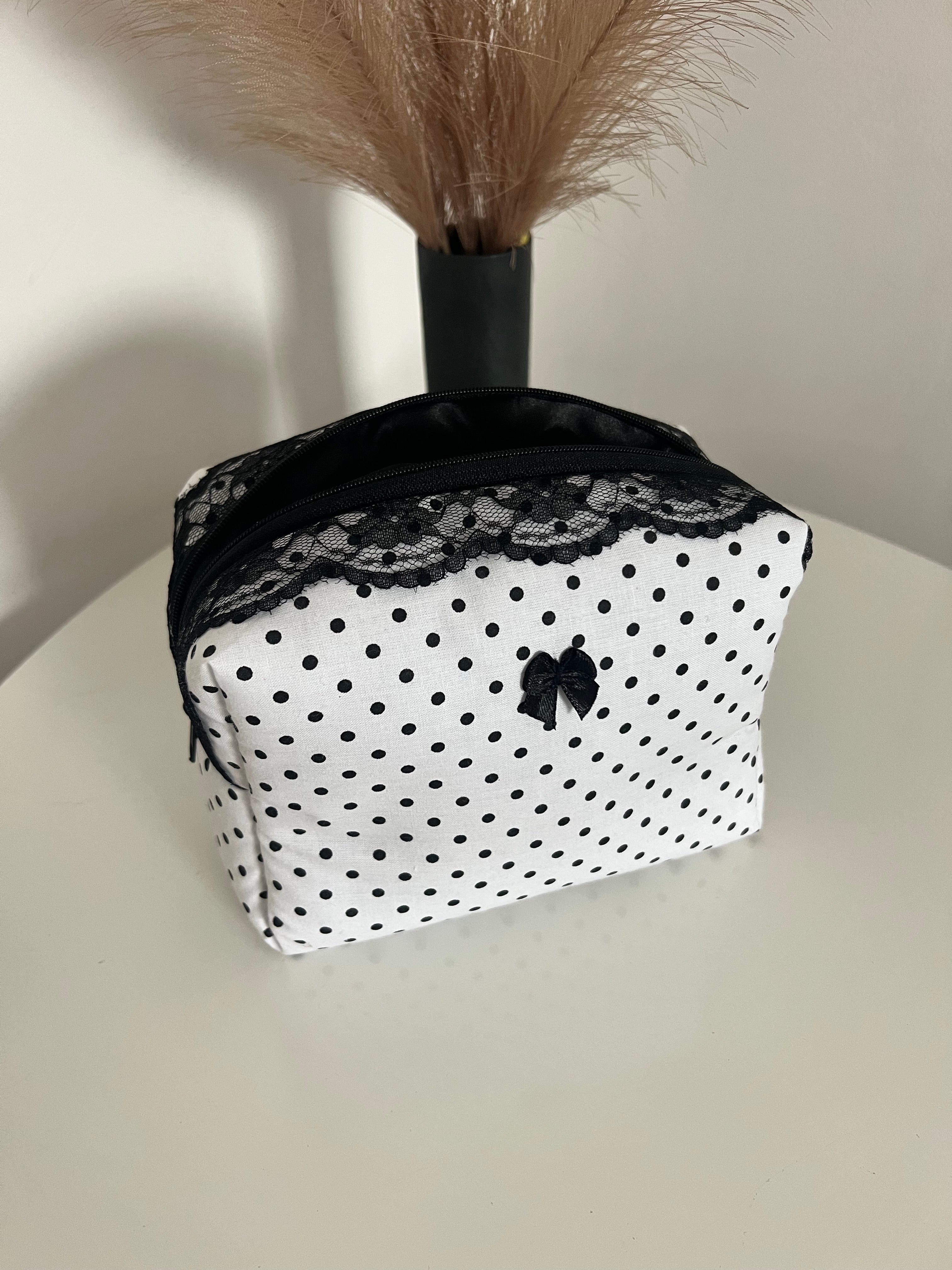 Kosmetyczka white polka
