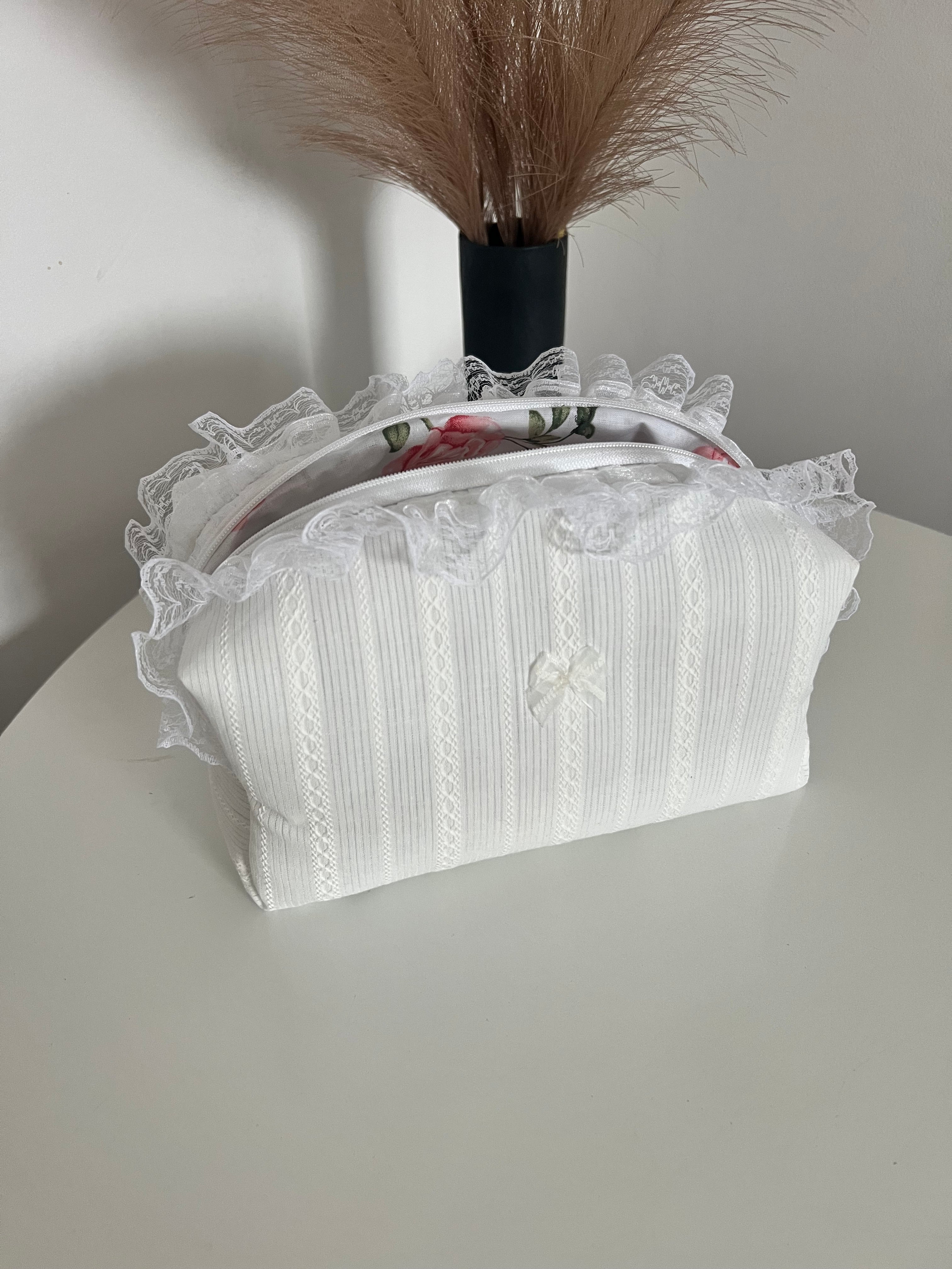 Kosmetyczka white rose